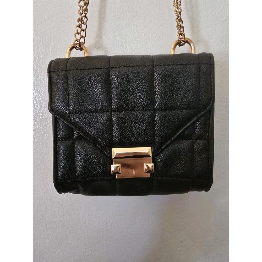 Black Quilted Small Shoulder Bag Gold Chain Strap Magnetic Flap Lined Womens